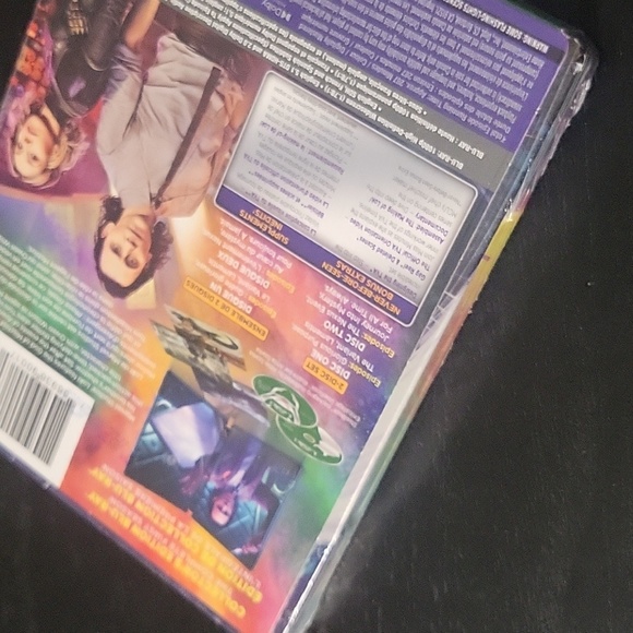 ✅✅ SOLD ✅✅ ￼Loki: The Complete First Season (Collector's Edition) Blu-ray - Picture 5 of 5